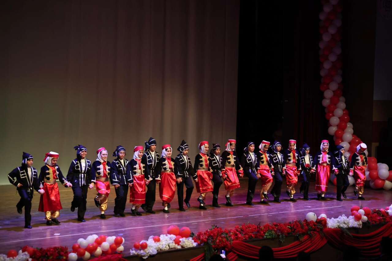 Muğla’da Uluslararası 23 Nisan Gala Gecesi: 5 Ülkeden Çocuklar Aynı Sahneyi Paylaştı 9